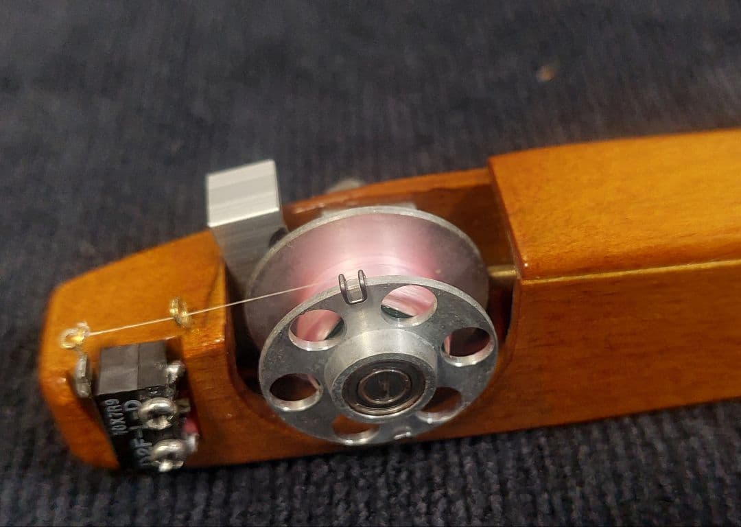 桐製わかさぎ電動リ一ル k-zan桐電動リール グレイス(右仕様)使用数回美品