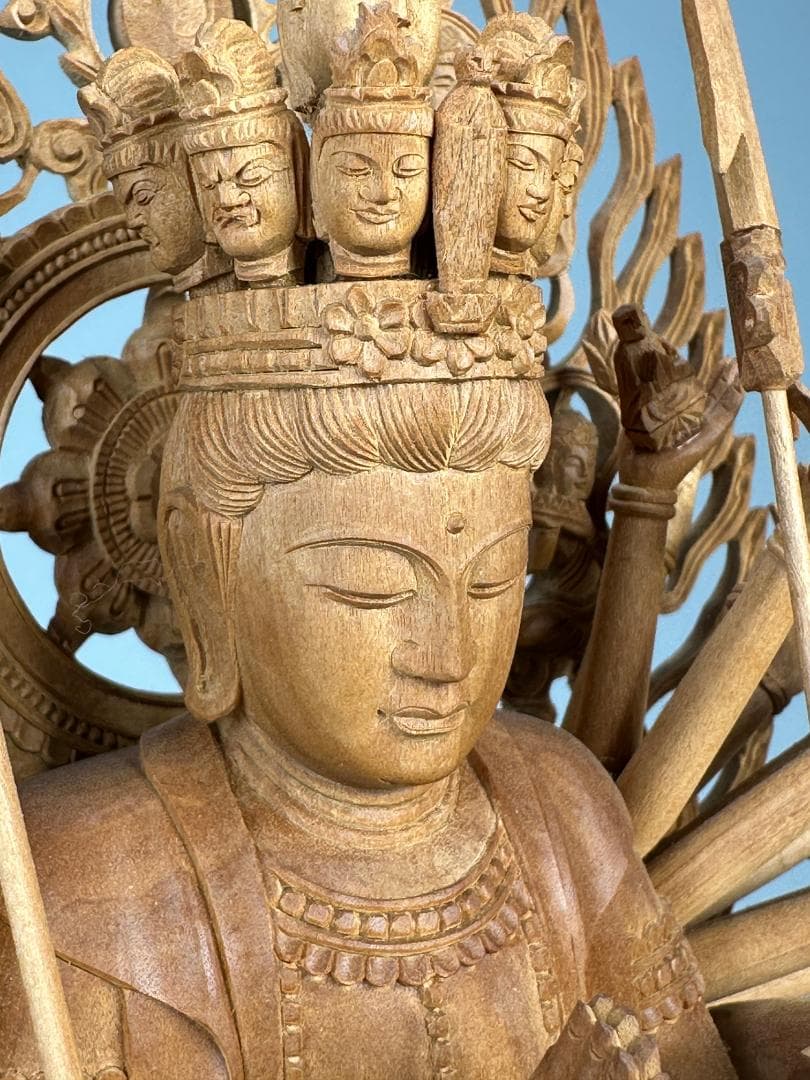 仏教美術　相国大龍　有馬頼底　白檀　細密木彫　千手観音像　共箱付　証明書付　美品