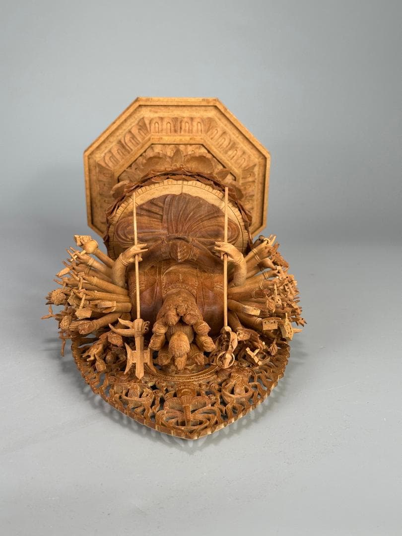 仏教美術　相国大龍　有馬頼底　白檀　細密木彫　千手観音像　共箱付　証明書付　美品