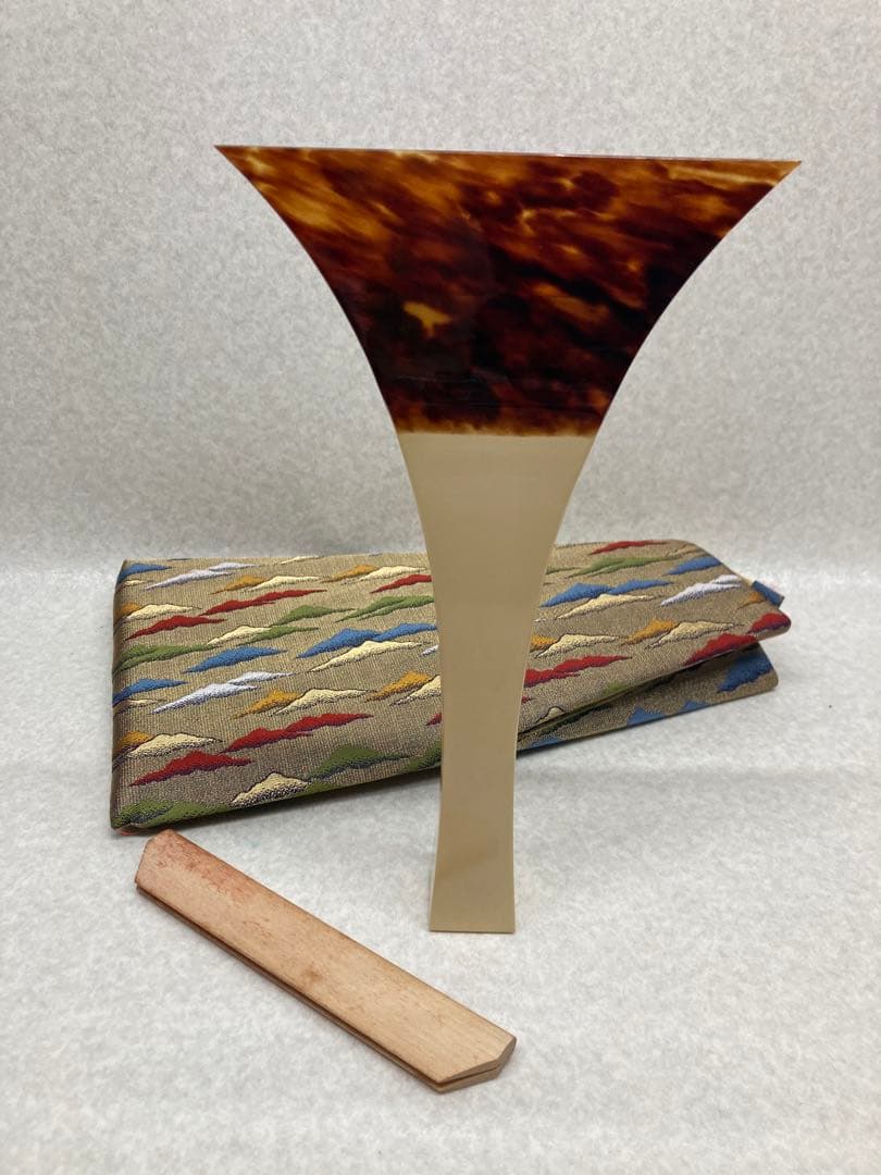 津軽三味線 特上レベル 大きめ 一枚甲 本鼈甲 撥 幅約14cm べっ甲 高級品