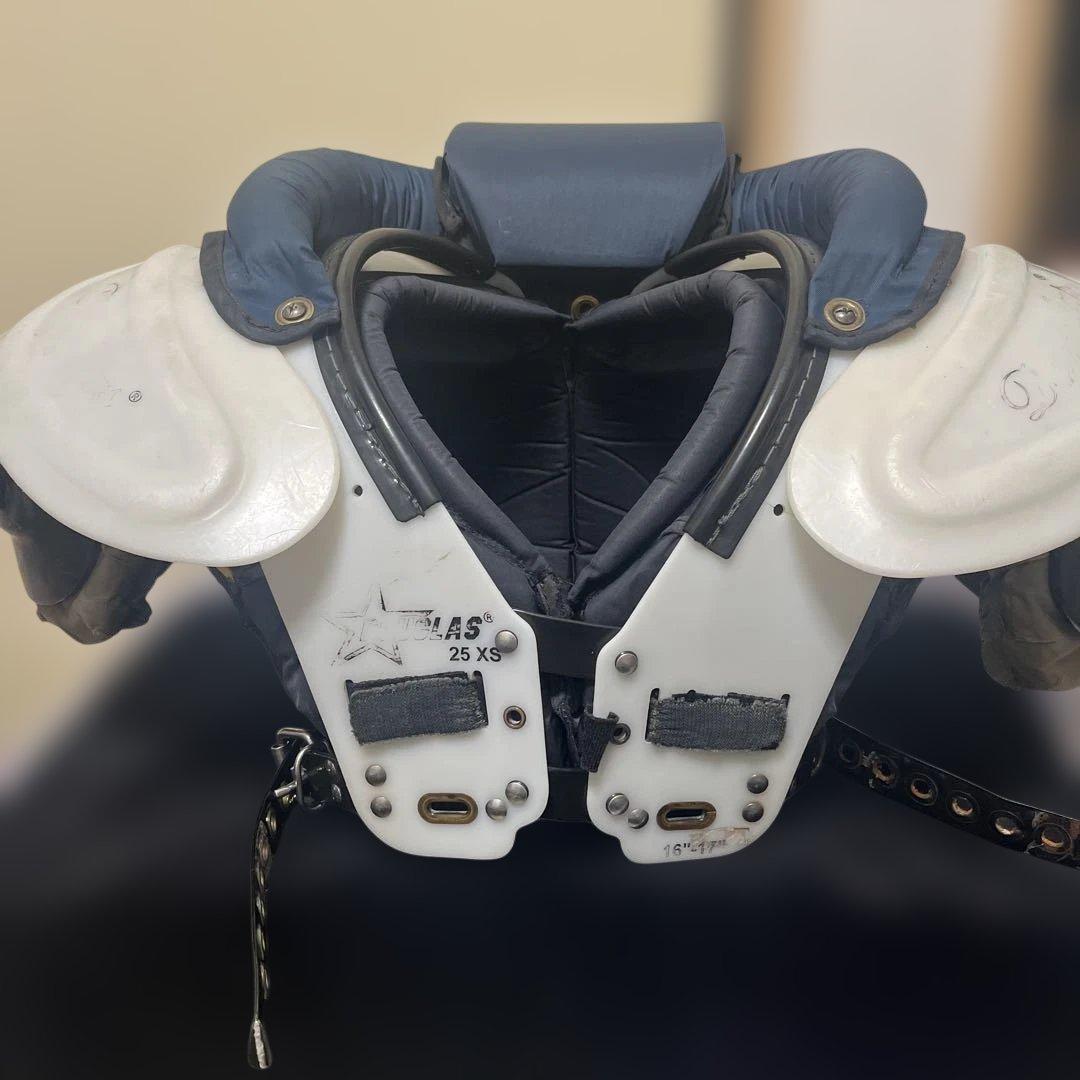 こ*様 アメフト　ショルダー