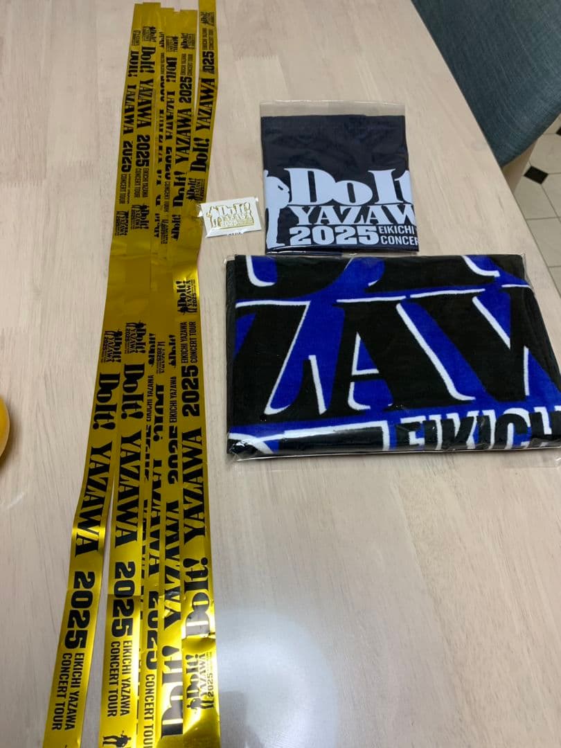 矢沢永吉　2025 札幌きたえーるSS限定タオル、バッチ　トラバステープ付き