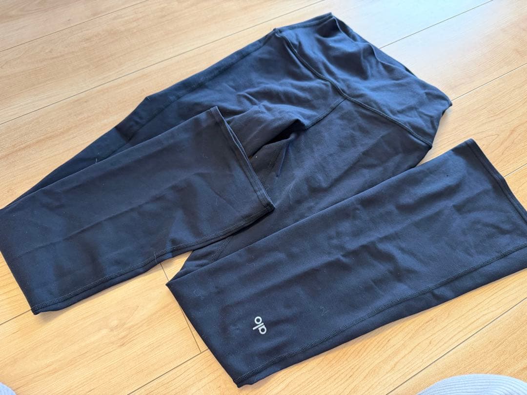 美品 alo Airbrush ハイウエスト ブーツカット レギンスsサイズ