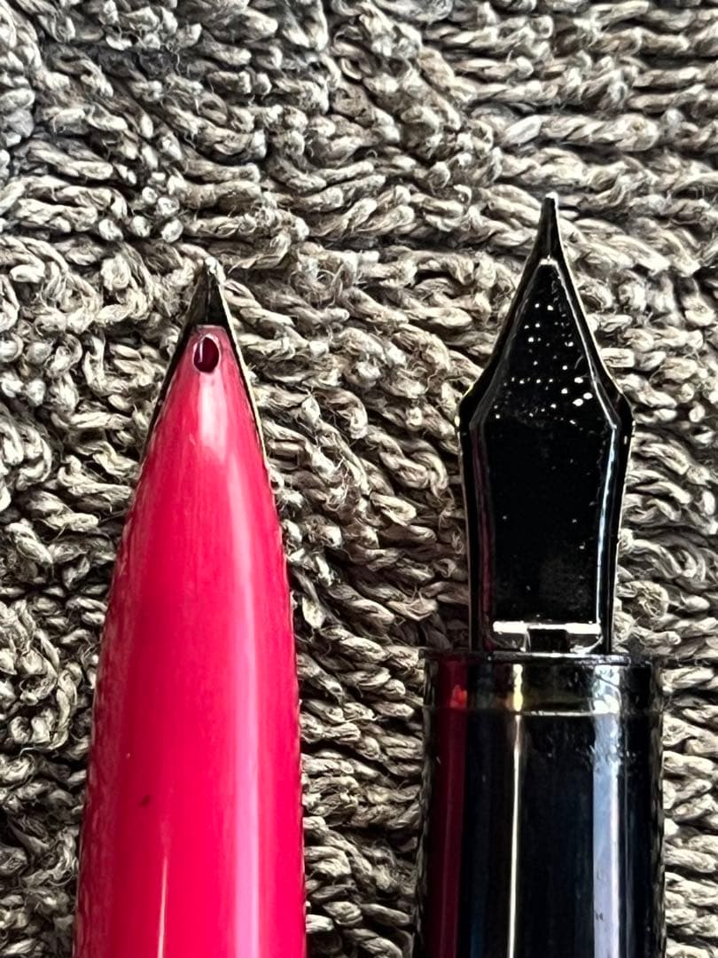 いちのしっぽ PILOTエリート万年筆 ピンク 黒18k14k 585刻印