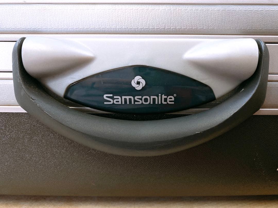 J*n様 Samsonite サムソナイトスーツケース 大型ハードタイプ チャコ