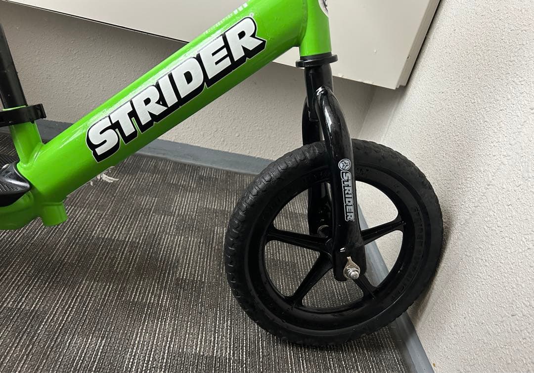 ストライダー スポーツモデル 12インチ グリーン