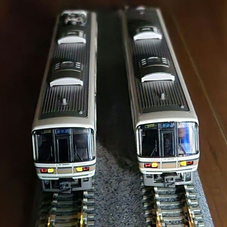 KATO 221系電車 10両セット(10-170基本セット+増結) JR西日本