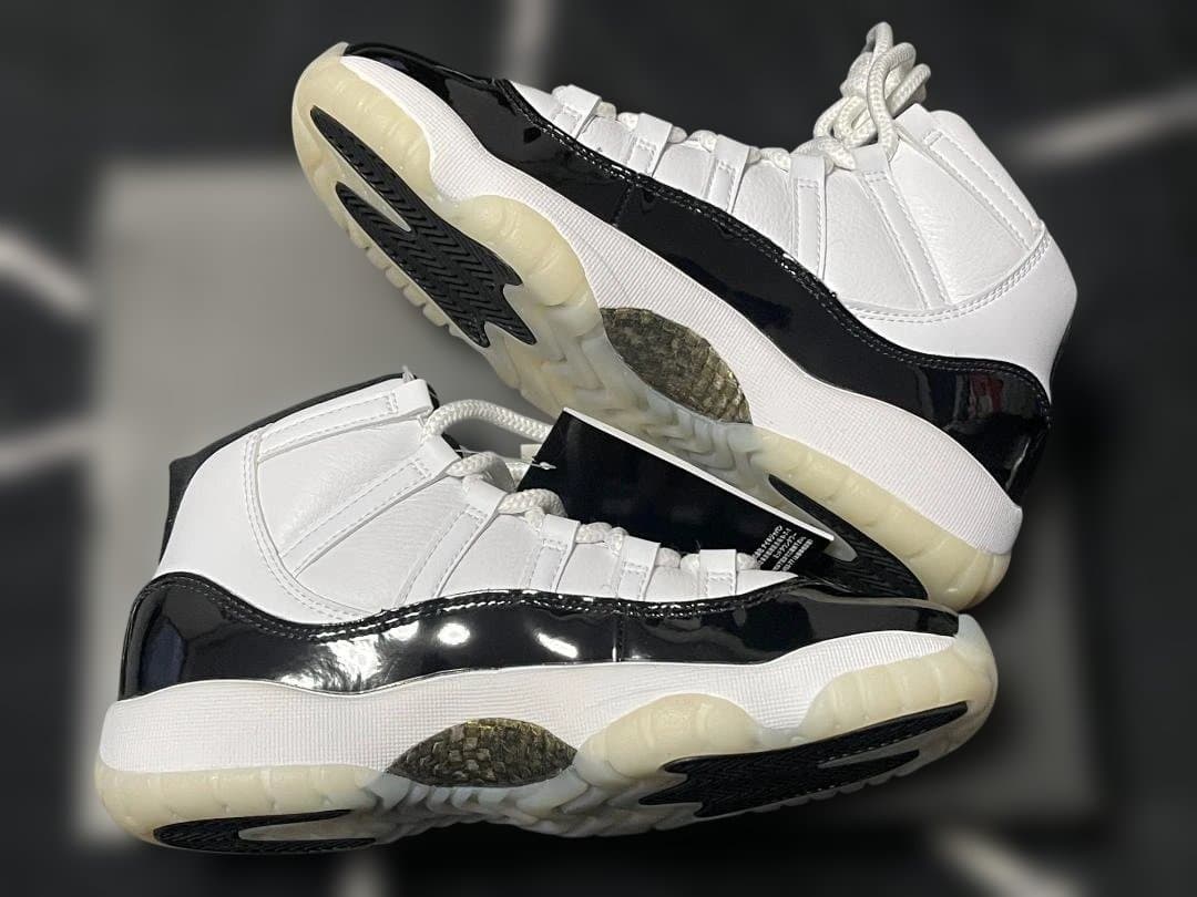 Jordan 11 ホワイト/ブラック バスケットシューズ