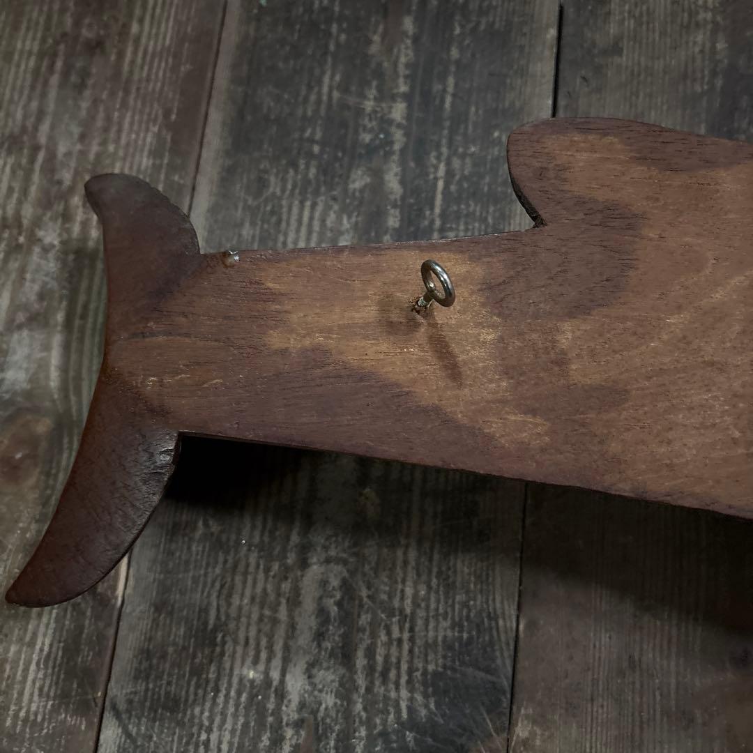 木彫り　鯨　壁掛けディスプレイ