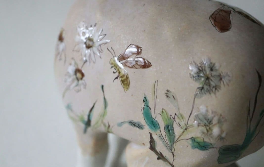 北井真衣さん　アニマルセラピー　壺　九谷焼