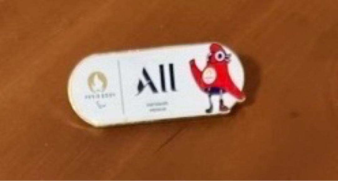 2024 パリ　パラリンピック　ピンバッチ　企業