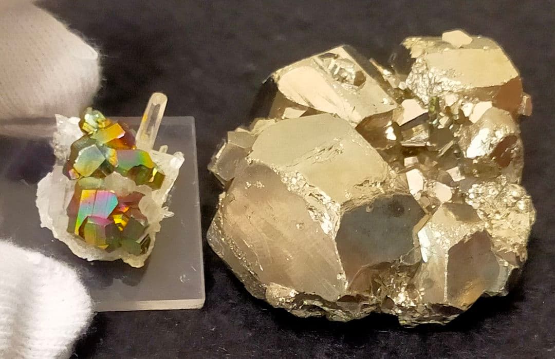 笛*様 【コレクター向】レインボーパイライト 水晶クラスター 共生 インドネシア