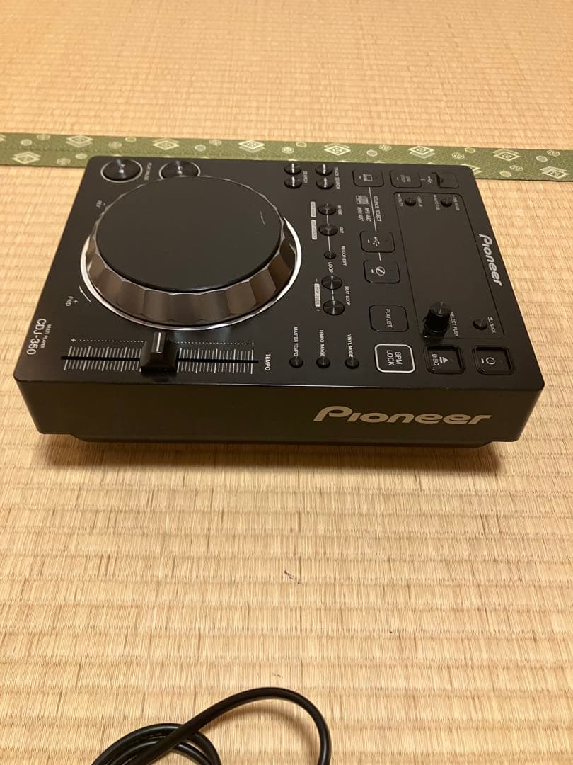 Pioneer CDJ-350 本体とケーブル