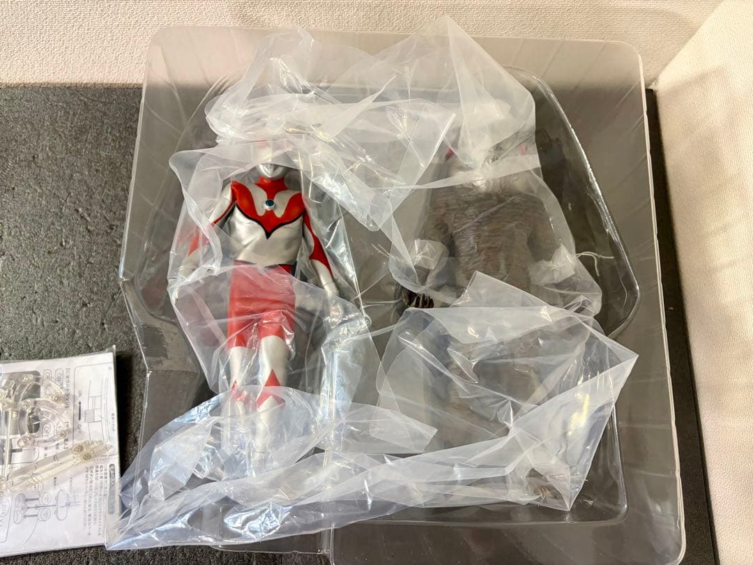 大怪獣シリーズ にせウルトラマン & ザラブ星人 発光Ver. フィギュア