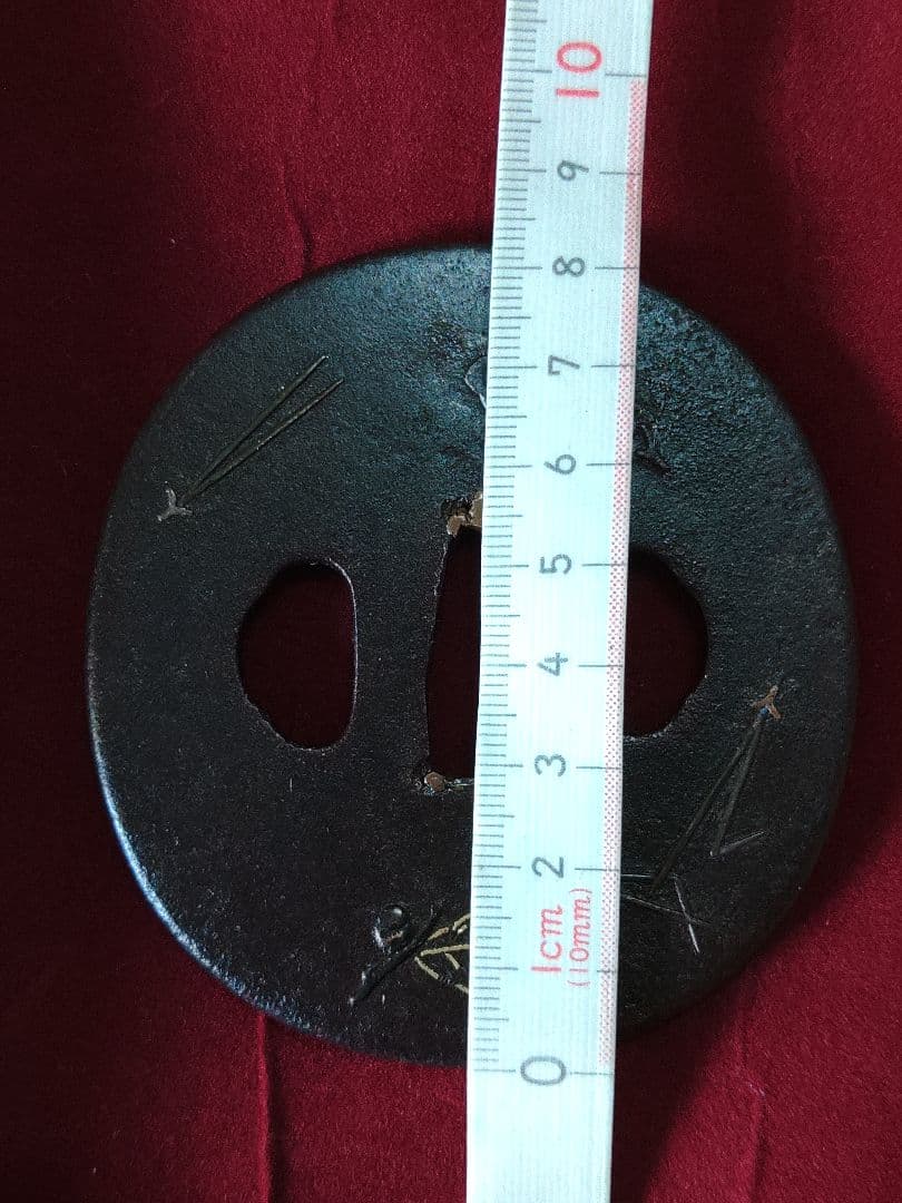 日本刀の鍔　松葉・柏・雁・景石図　大鍔、刀装具、鐔、つば、かわいい、責金入、象嵌