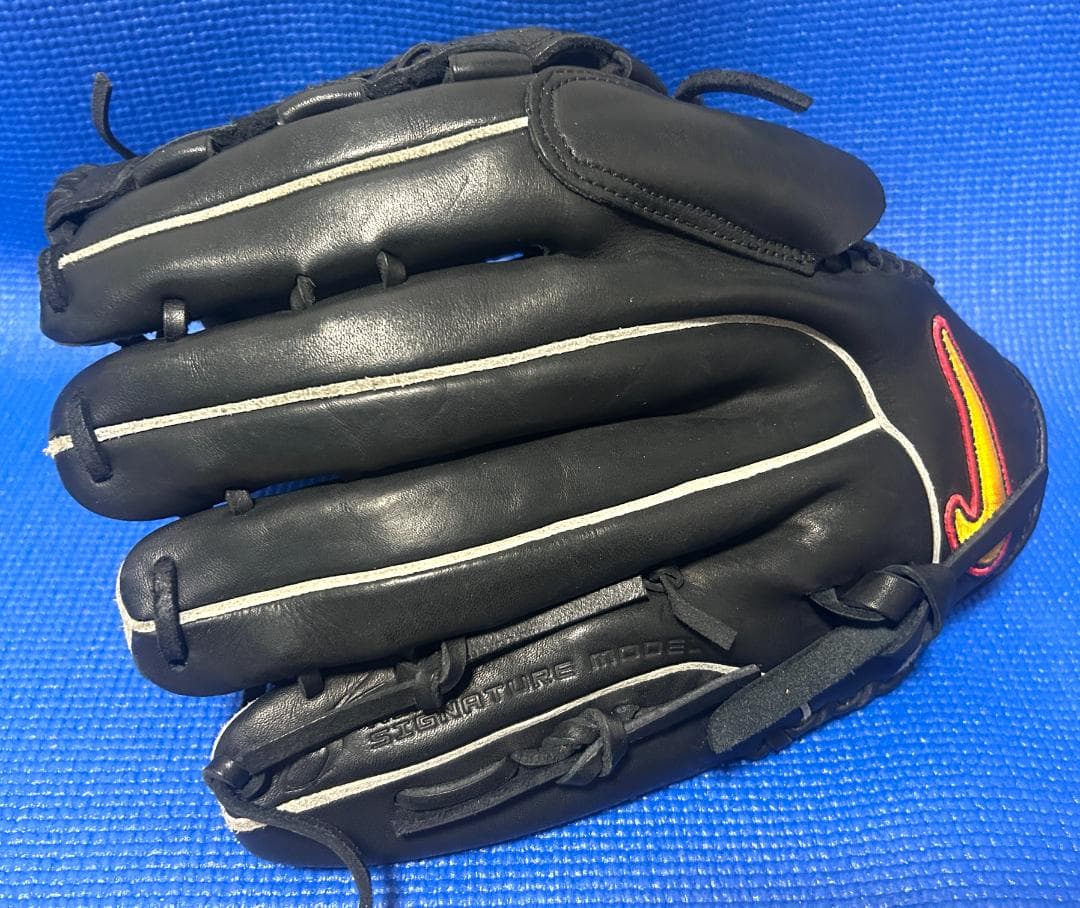 【24時間以内/匿名配送】美品 ナイキ 松坂大輔モデル 一般軟式 投手用 右投げ