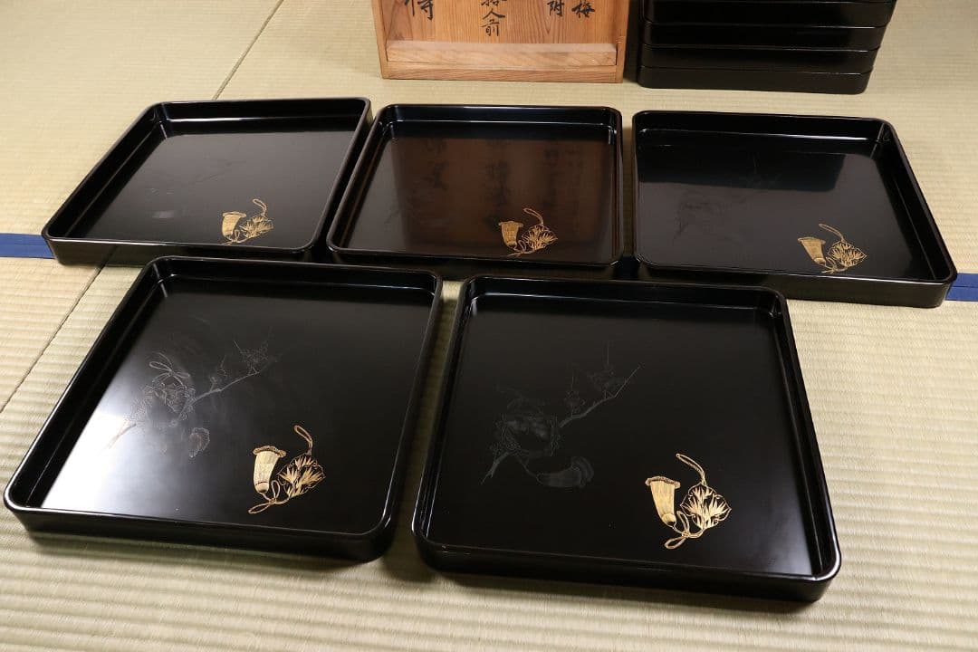 大正 本堅地 黒艶消 風鎮松竹梅 沈金 会席膳 十客 木製漆器【CM182】