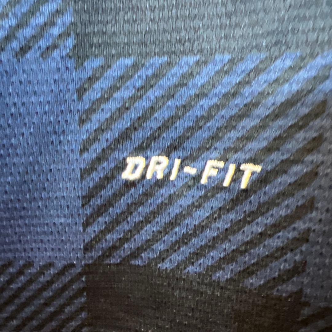 人気　希少Nike Manchester United チェック　Tシャツ