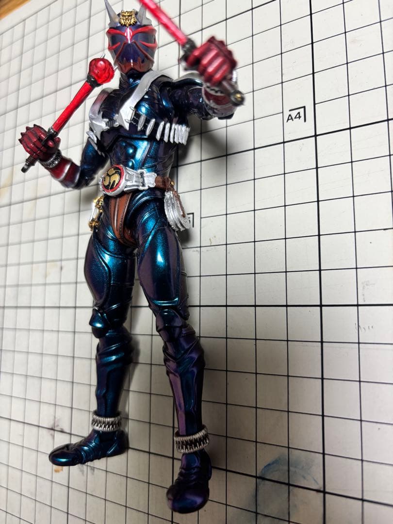 【リペイント品】フィギュアーツ真骨彫製法　仮面ライダー響鬼　マジョーラ塗装
