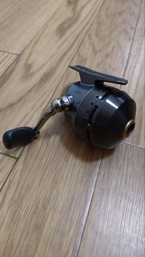 フルーガー　スピンキャストリール　プレジデント