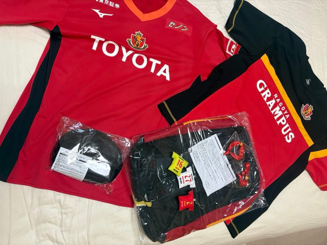 名古屋グランパスファンクラブ会員 ユニフォームまとめ売りユニクッションおまけ付き