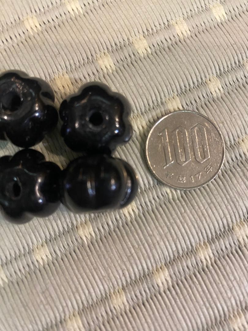 古いアイヌ玉　黒の中玉6個と小玉6個　とんぼ玉　硝子玉　みかん玉　コレクター