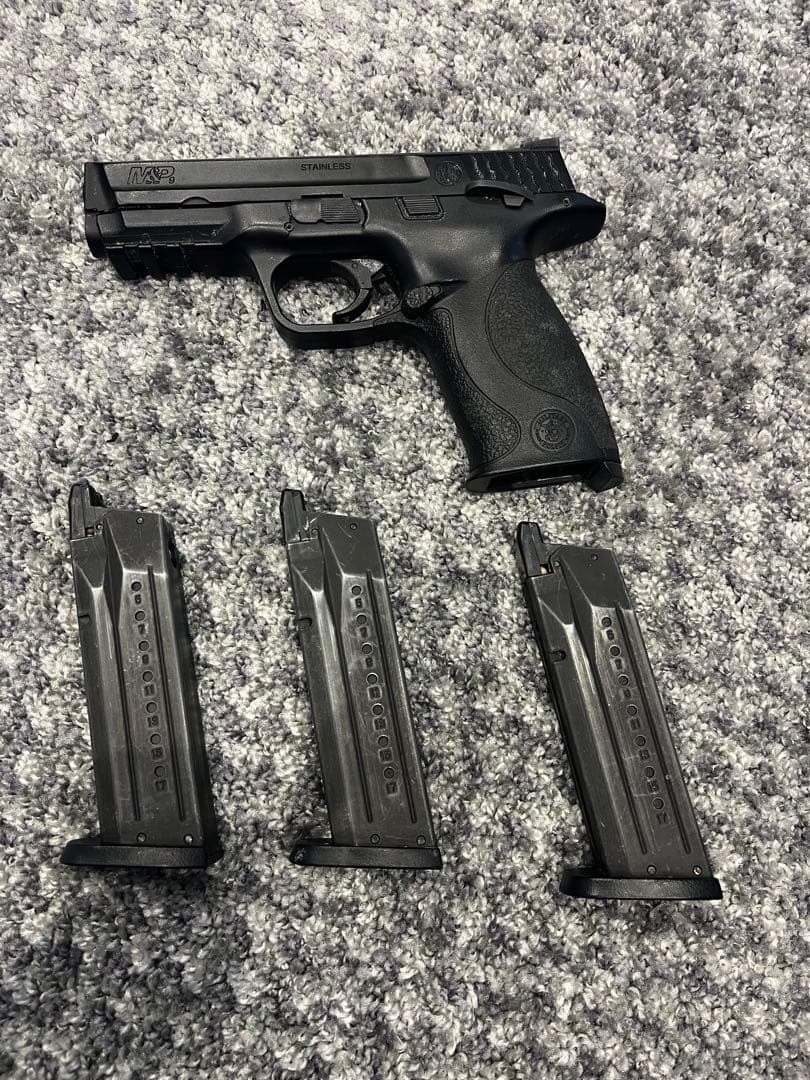 最終値下げです。送料込みになりました！MP5ガスガンとM&P9ピストルセット