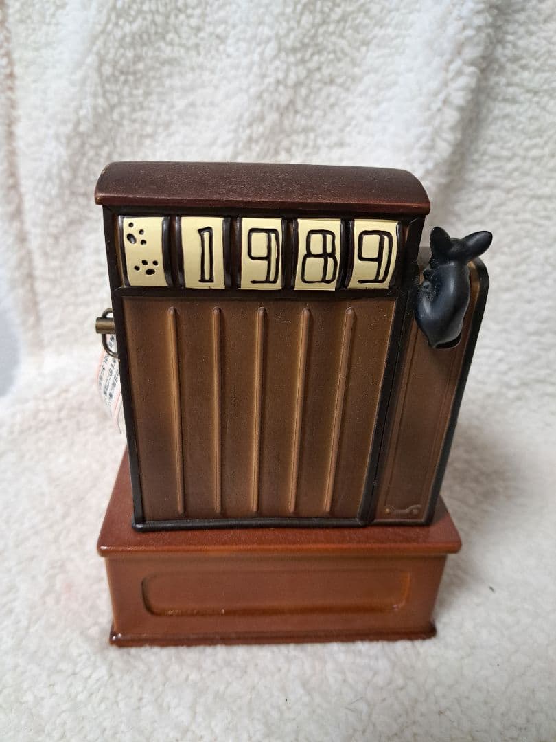 ジブリ　魔女の宅急便　オルゴール　ジジのお店ばん