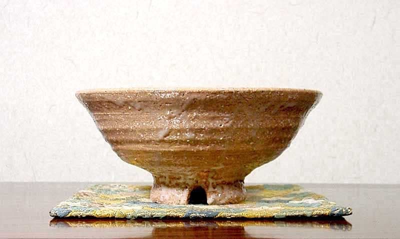 萩焼　中野霓林（二代）作　茶碗　無傷　共箱　保証。