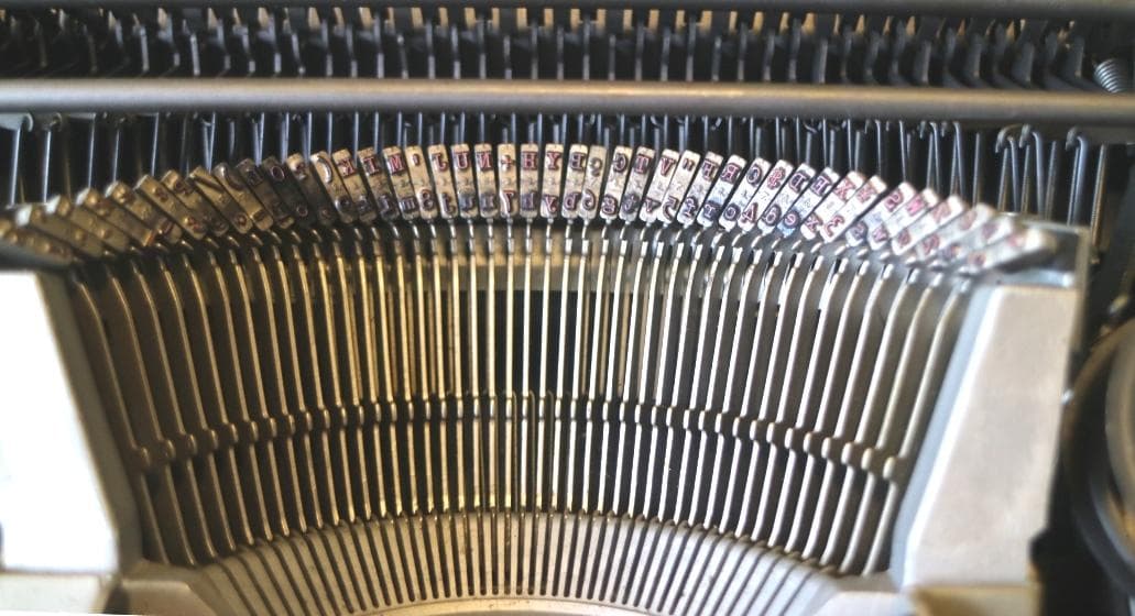 値引完動美品タイプライター Olivetti Lettera DL 国際文字配列