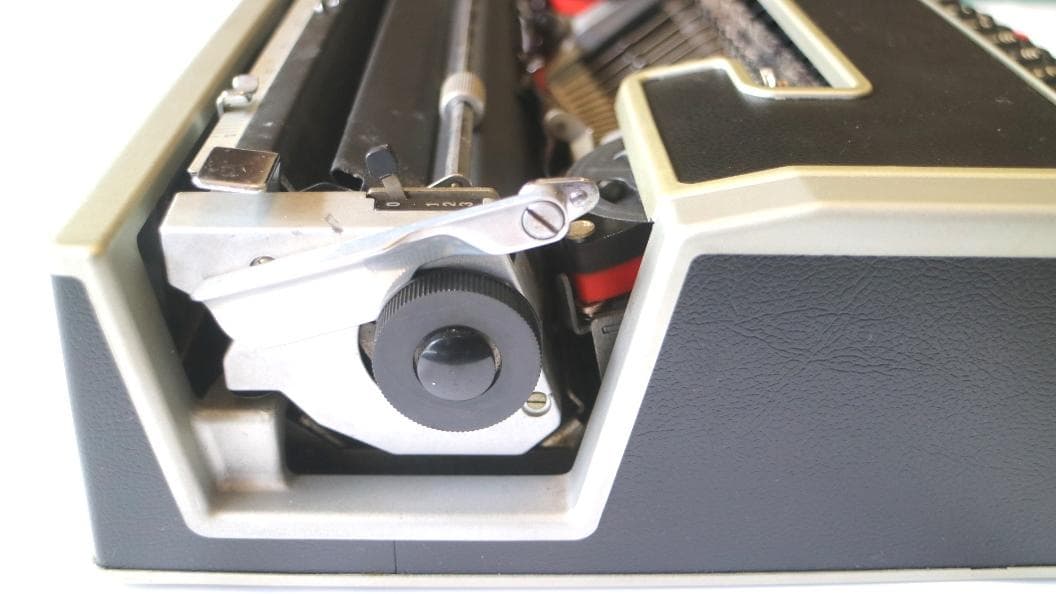 値引完動美品タイプライター Olivetti Lettera DL 国際文字配列