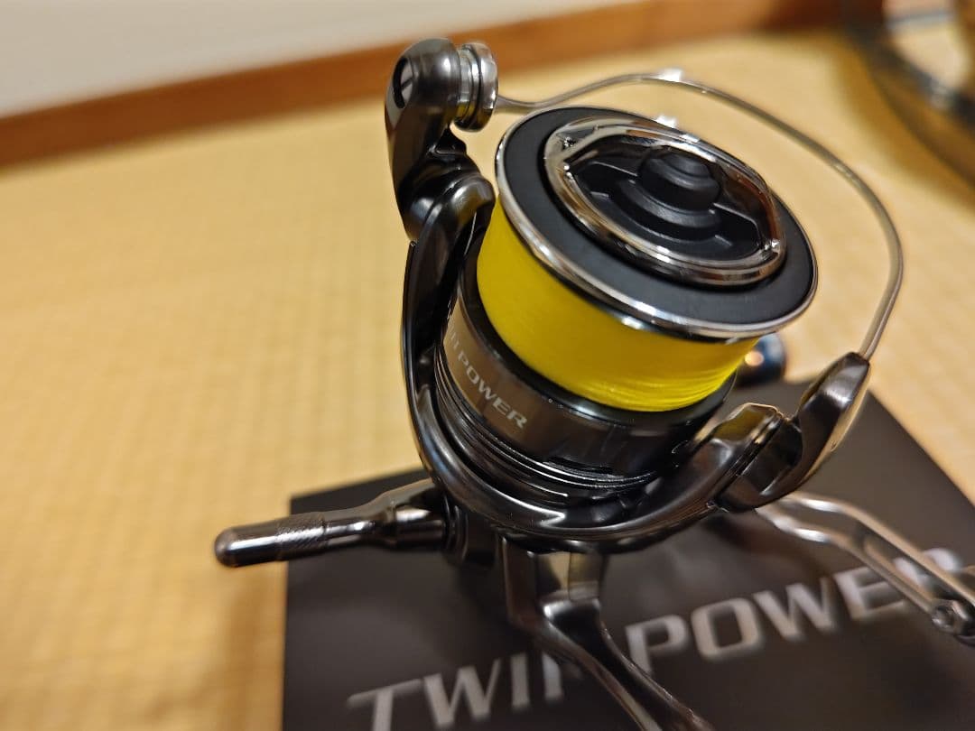 【大】シマノ　24 ツインパワー　c2500sxg リブレ　ハンドル