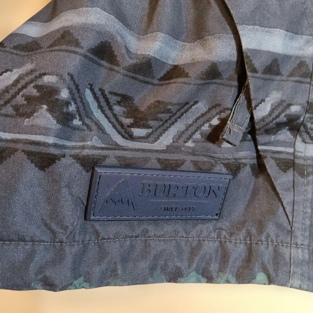 訳あり　激安　Burton 幾何学模様 スノーボードジャケット M