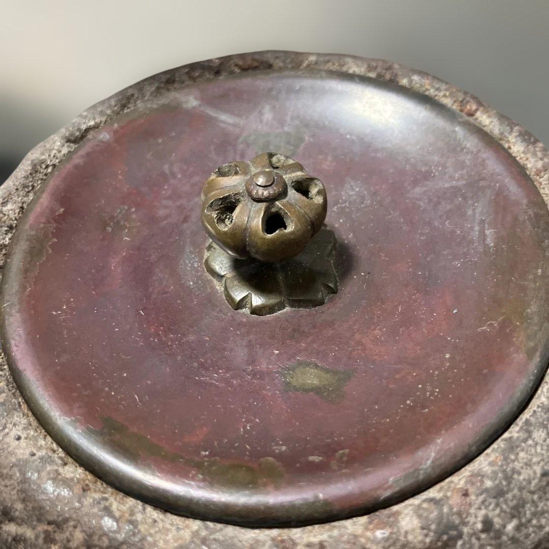 (1-208)鉄製彫刻模様の鉄瓶