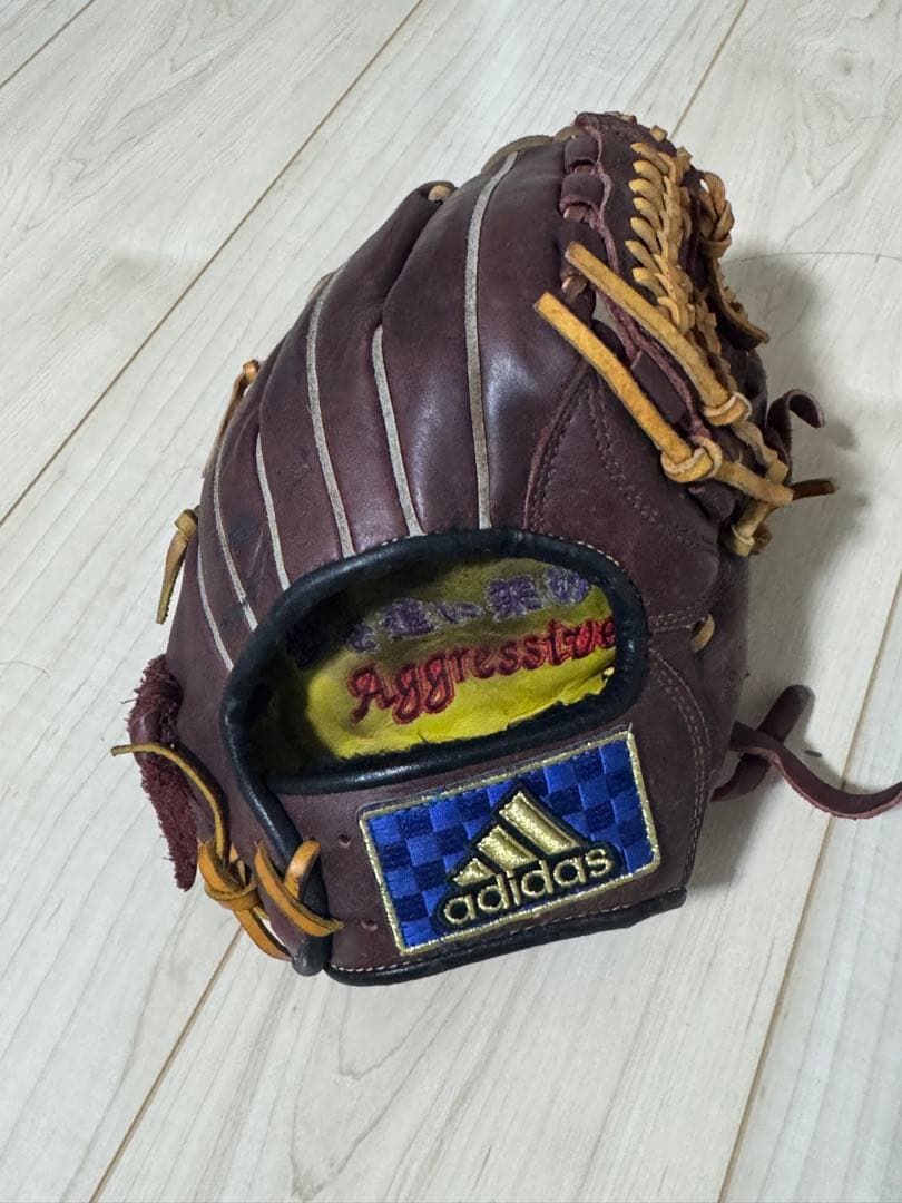 アディダス　軟式内野用グローブ