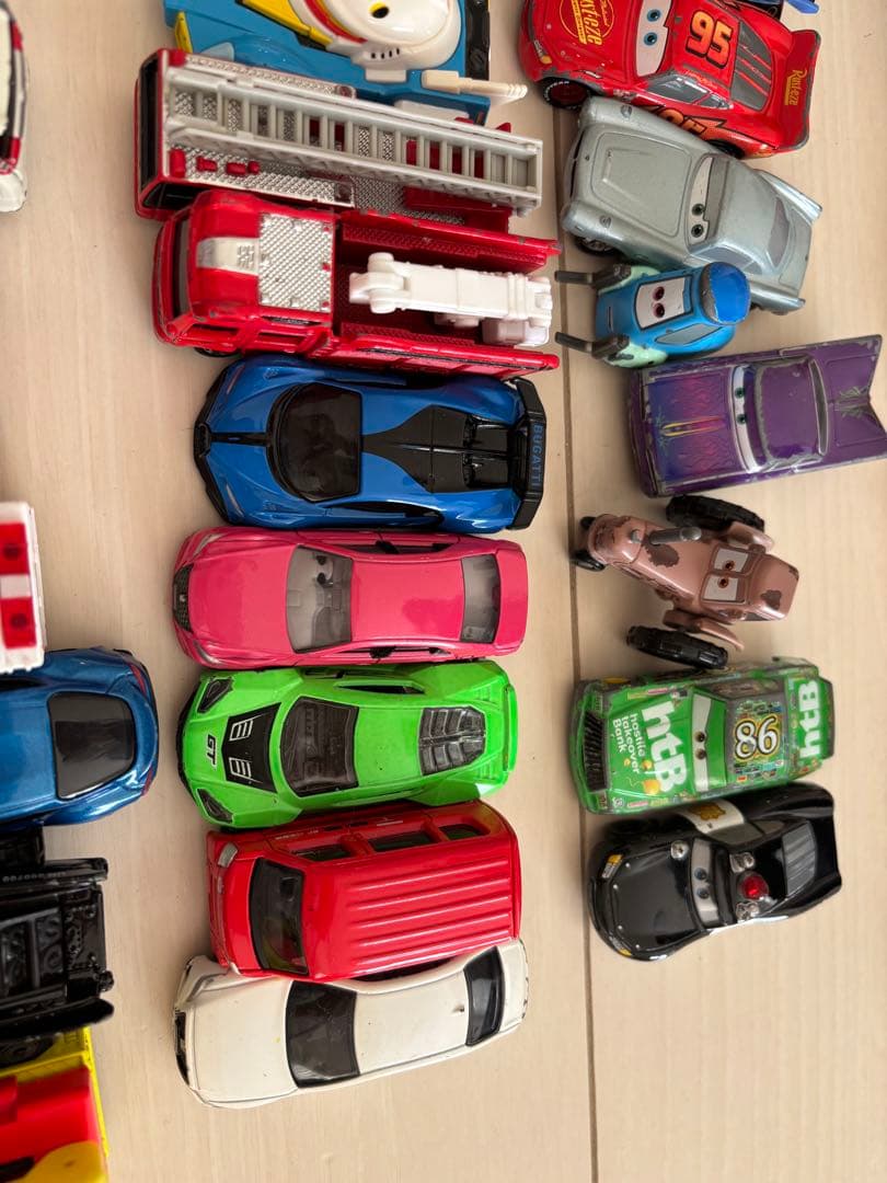 トミカ　カーズトミカ　40台