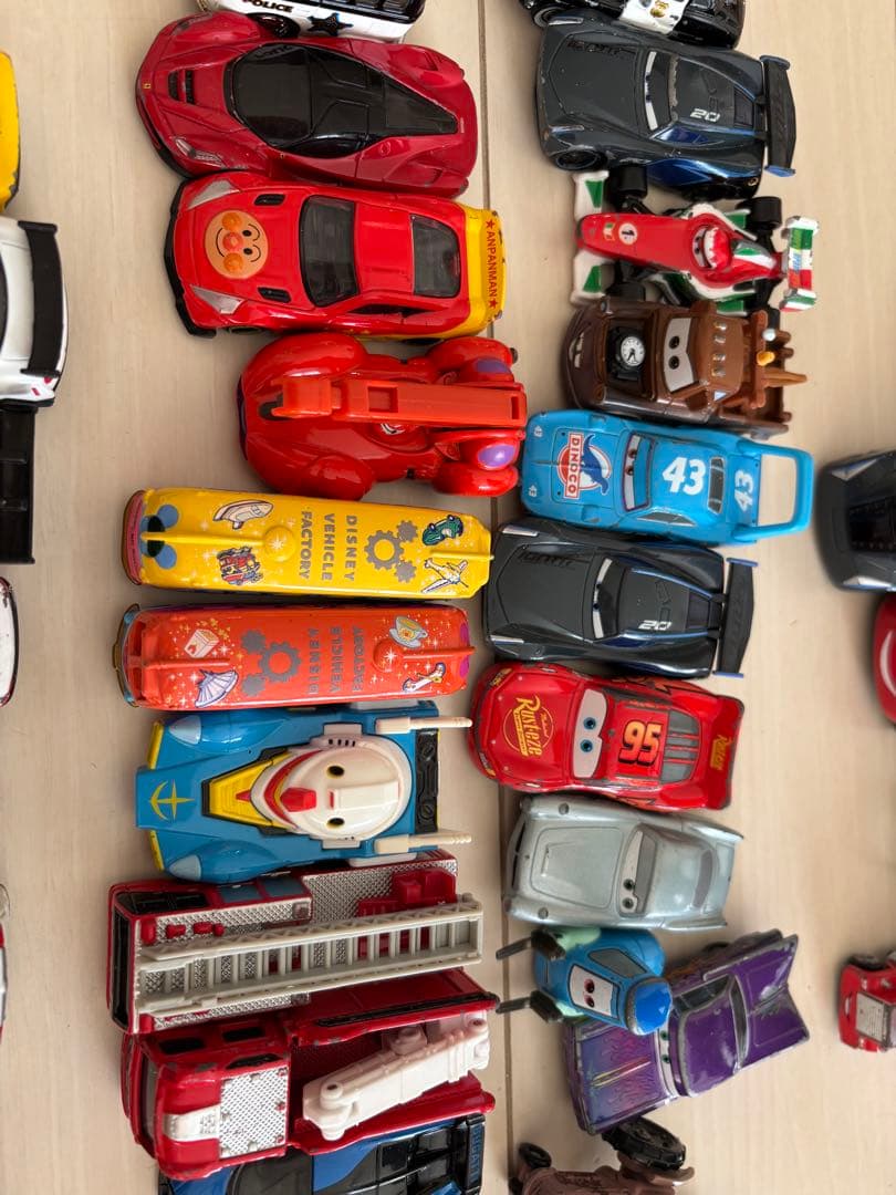 トミカ　カーズトミカ　40台