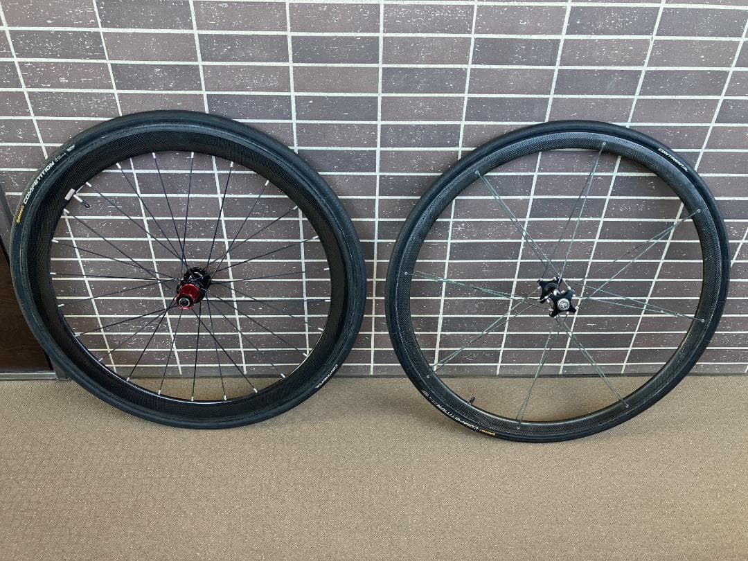 リア：中華カーボン　フロント：SHIMANO WH-7701　チューブラー