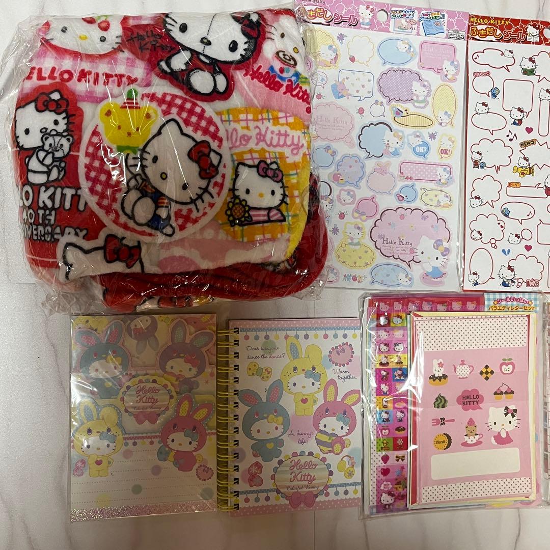 ハローキティ新品　ご当地キーホルダー　ぬいぐるみ　シール　プラモデル　限定 レア