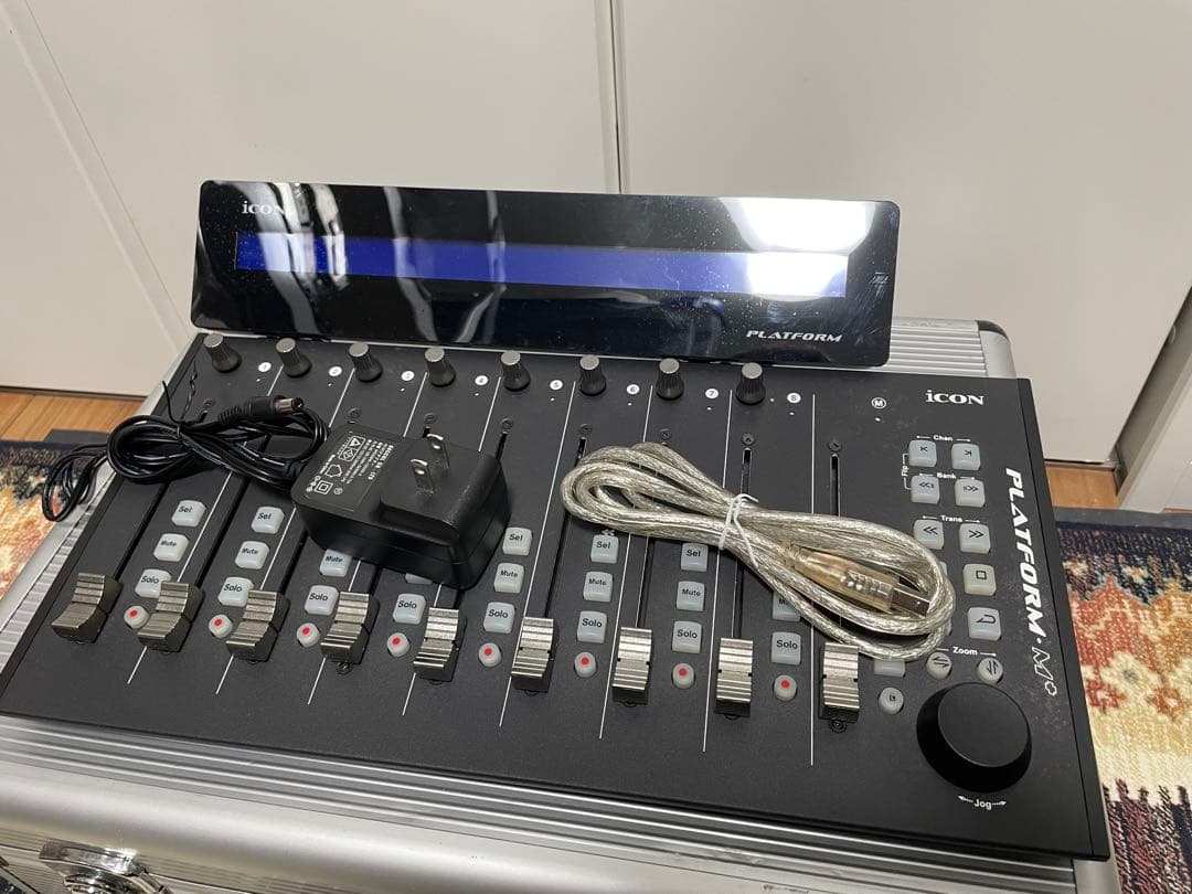 iCON PLATFORM M+ 、D2（フィジカルコントローラー）