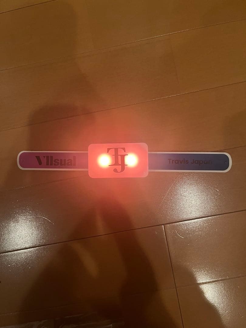 最終値下げTravisJapan VIIsual ライトブレスレット