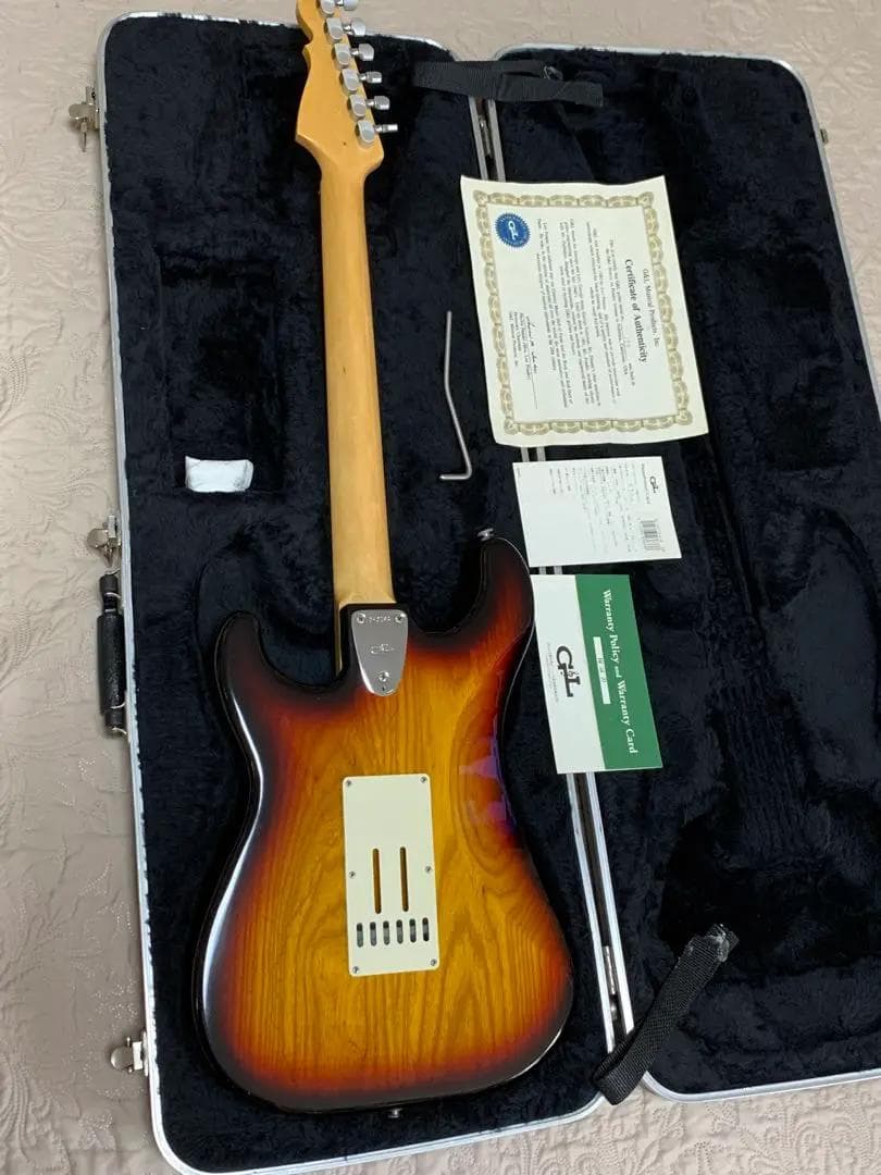 希少G&L USA ジョージ・フラートンシグネチャー レガシーストラトフェンダー