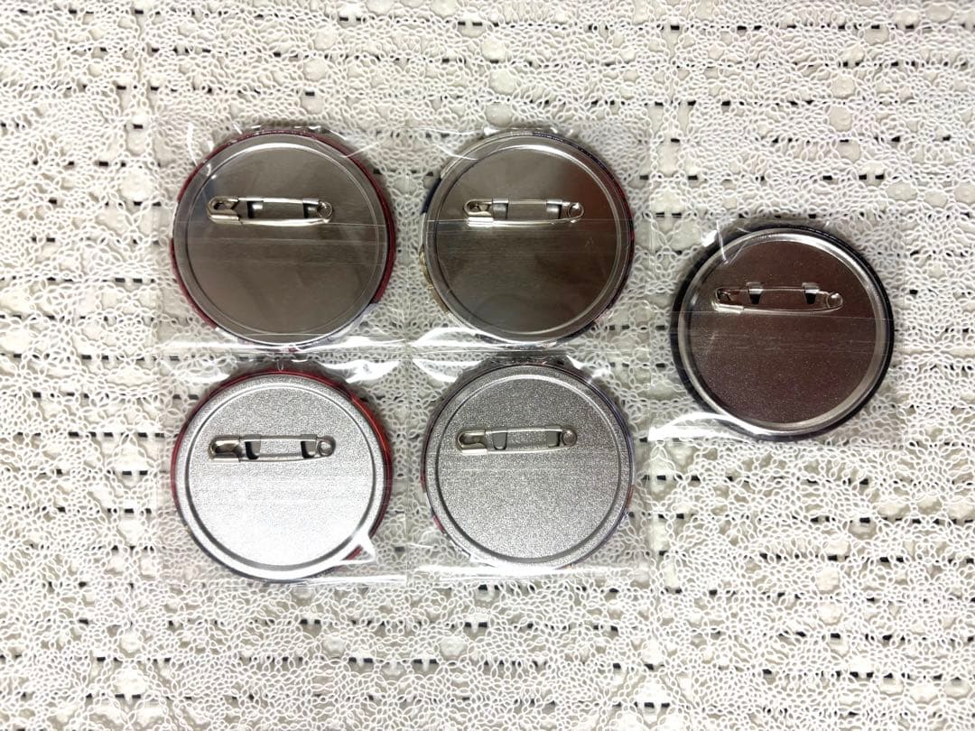 ツイステ リドル おめかし ブルーム ブレイジングジュエル 寮服 缶バッジ