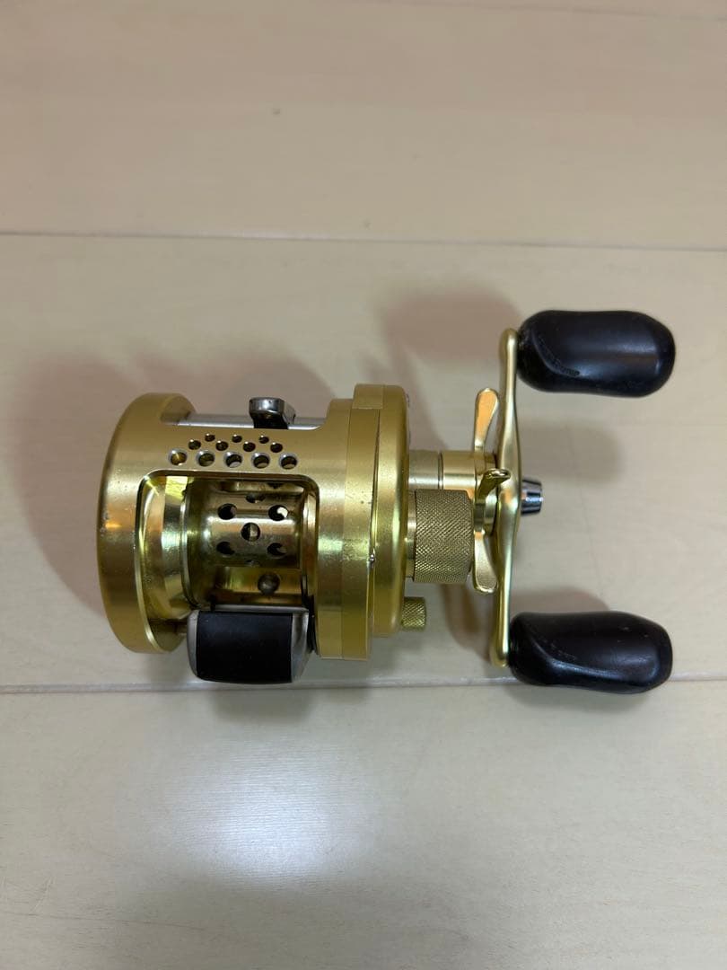 シマノ　カルカッタコンクエスト　100