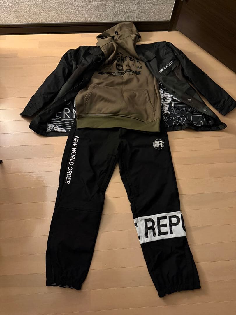 スノーボード　ウェア・装備　引退品セット