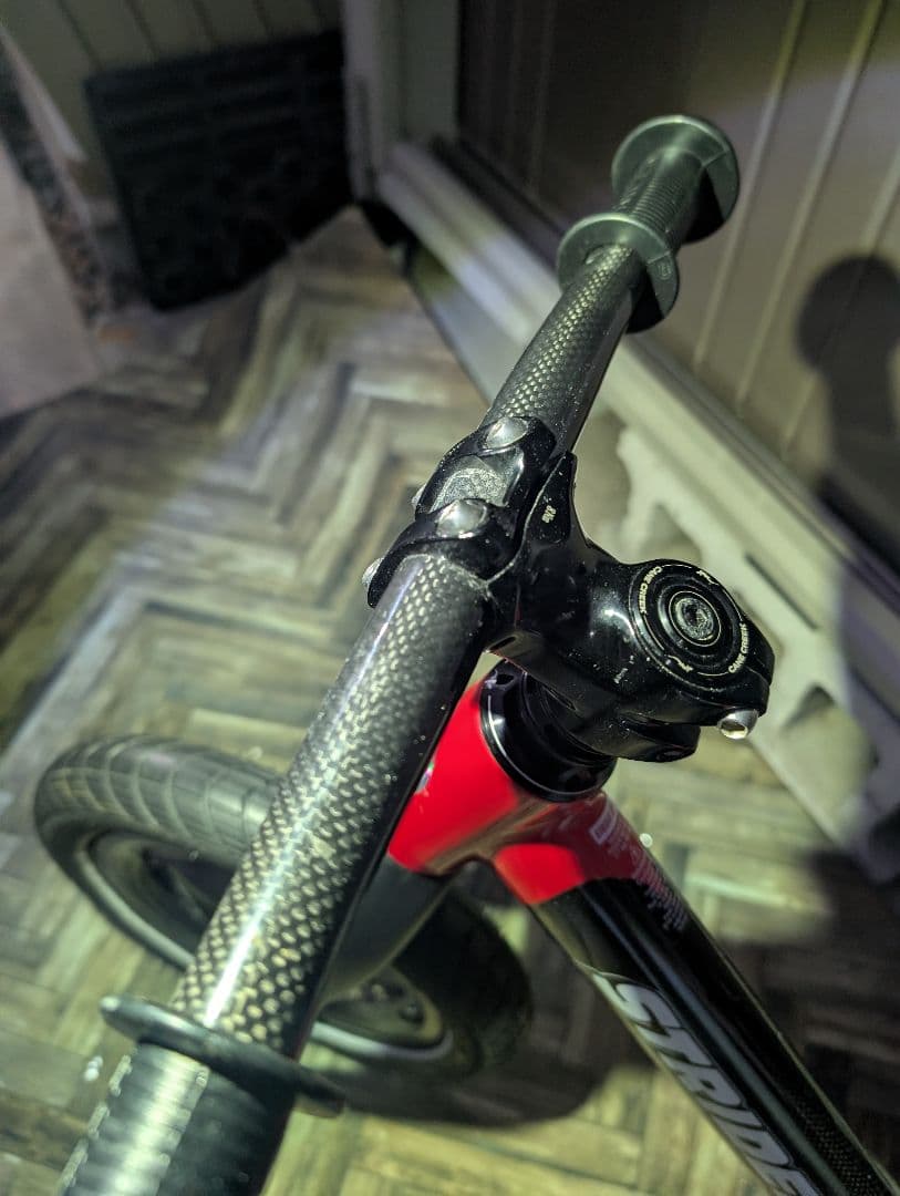 STRIDER ST-R ストライダー　カーボン　室内使用のみ