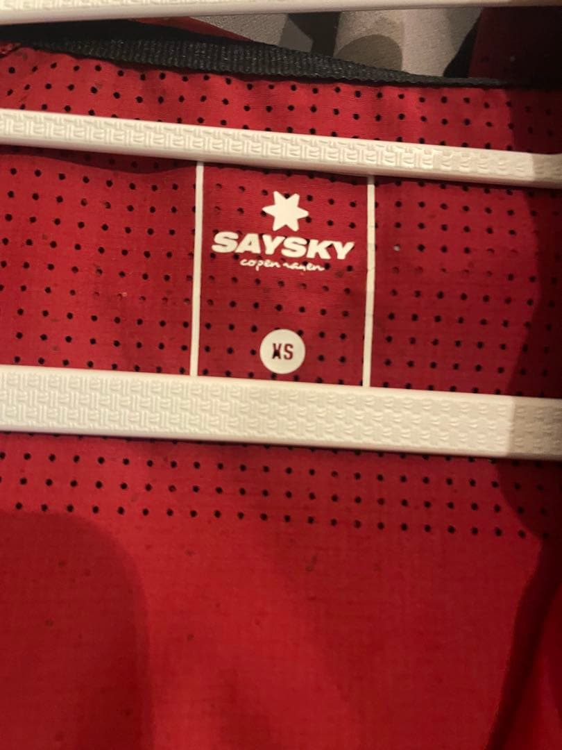 t*a様 SAYSKY セイスカイ ランニングジャケット レッドマラソントライア