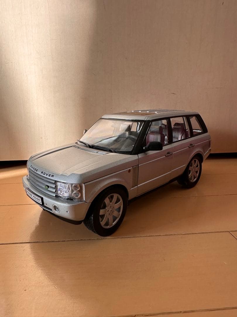 レア ランドローバー レンジローバー ミニカー シルバー 1/18 美品