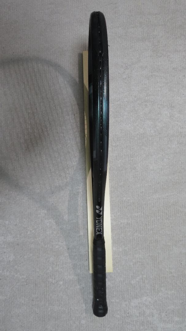 硬式テニスラケット（ヨネックス　ezone100　2024）