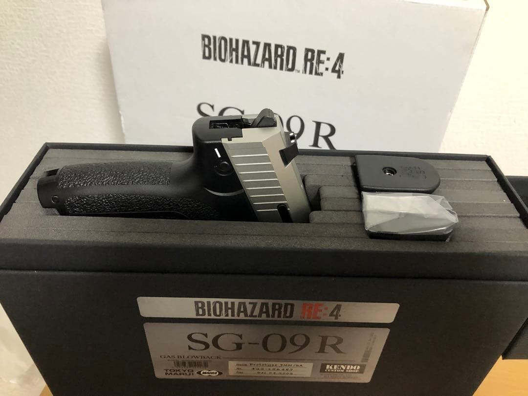 【レア】バイオハザード RE4 限定品 SG-09 R レオン sg09r